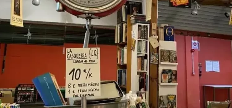 Vende tienda los libros según lo que pesen