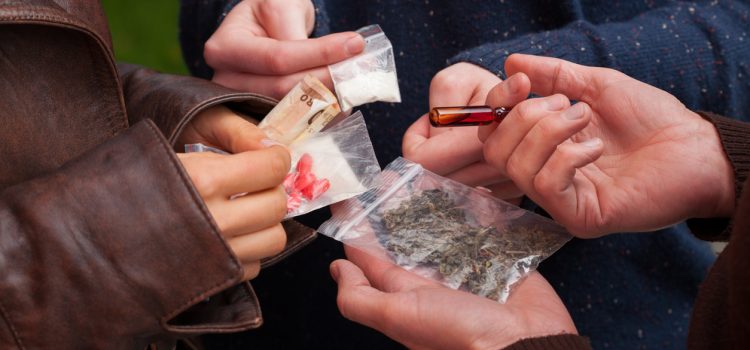 Consumo de drogas sigue en aumento