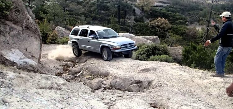 Comienzan trabajos en caminos dañados del municipio de San Dimas