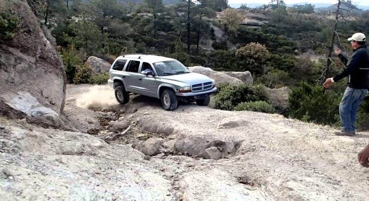 Comienzan trabajos en caminos dañados del municipio de San Dimas