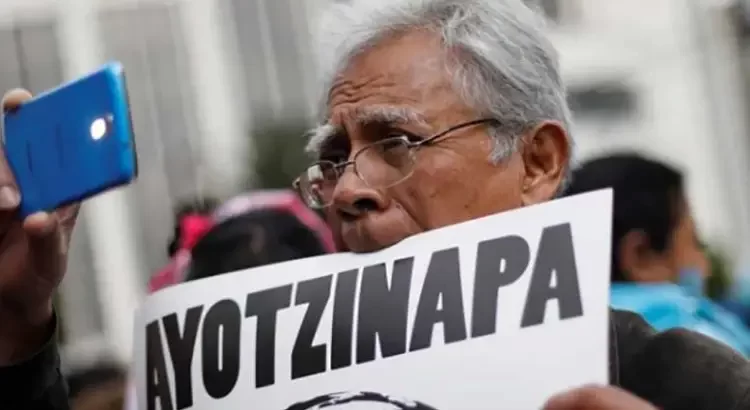 Abrirán archivos de Ayotzinapa a padres de los 43