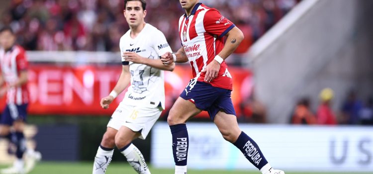 Debuta “Chicharito” en victoria de Chivas ante Pumas