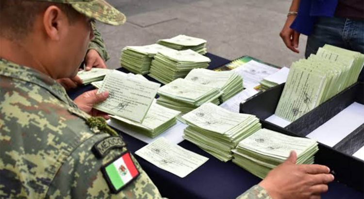 Amplían plazo para entrega de cartillas militares