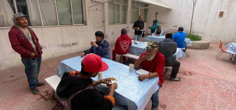 Se incrementa la demanda de desayunos en Cáritas