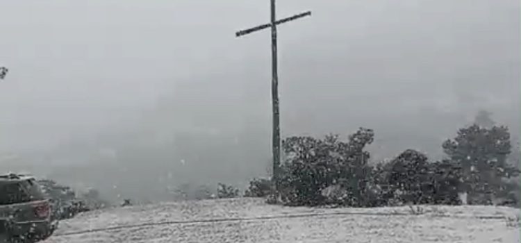 Reportan caída de nieve en Guanaceví