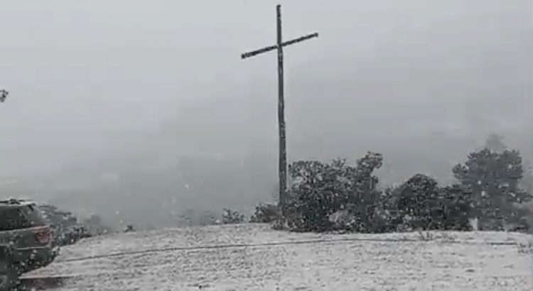 Reportan caída de nieve en Guanaceví