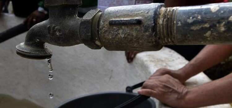 Un total de 22 comunidades sufren desabasto de agua