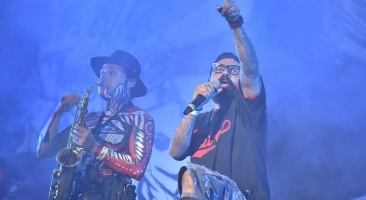 Panteón Rococó pone a bailar a Durango