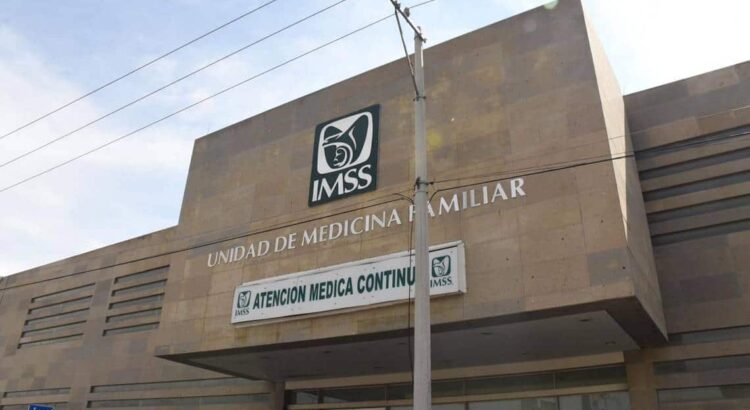 Derechohabientes del IMSS No. 53 se quejan por falta de atención