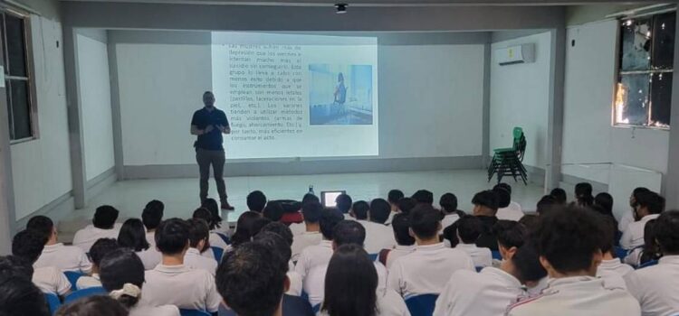 Realizan pláticas de salud emocional a jóvenes