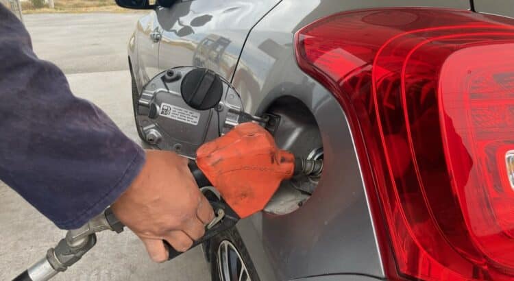 El precio de la gasolina cerca de los 27 pesos por litro