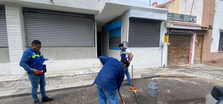 Piden autoridades a mantener desagües y alcantarillas libres de basura