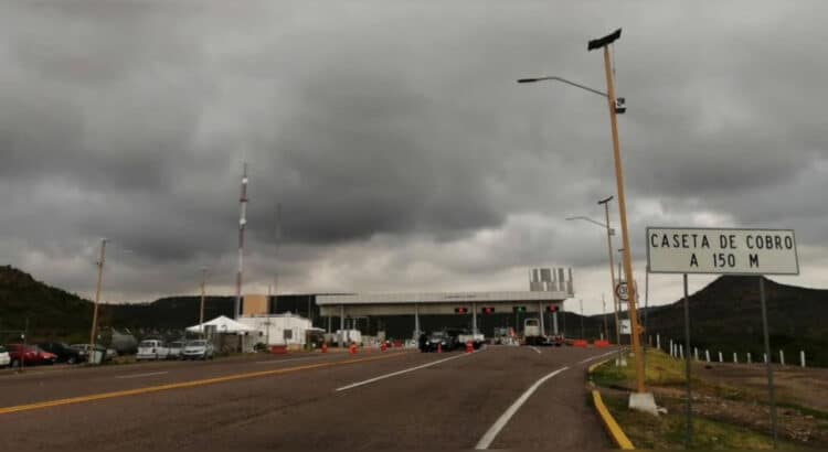 Por enfrentamiento cerraron la Supercarretera Durango-Mazatlán