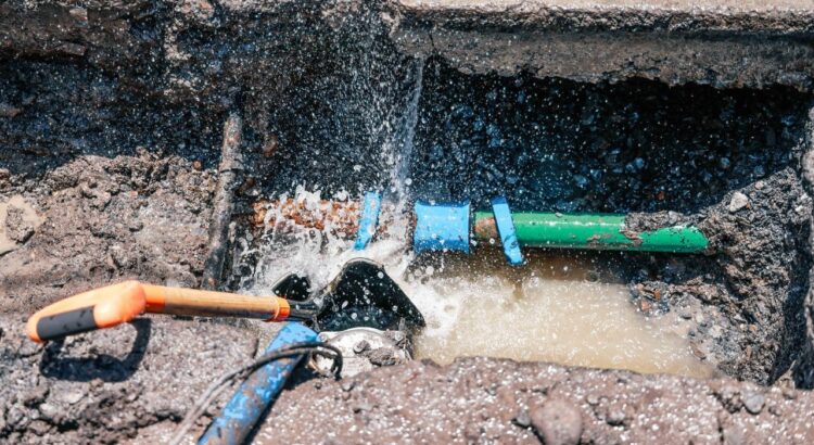 Proponen sancionar a quienes distribuyan agua potable sin autorización