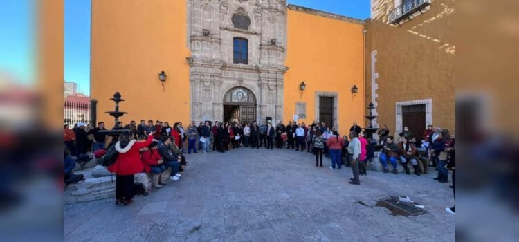 Presenta emplazamiento a huelga el SPAUJED