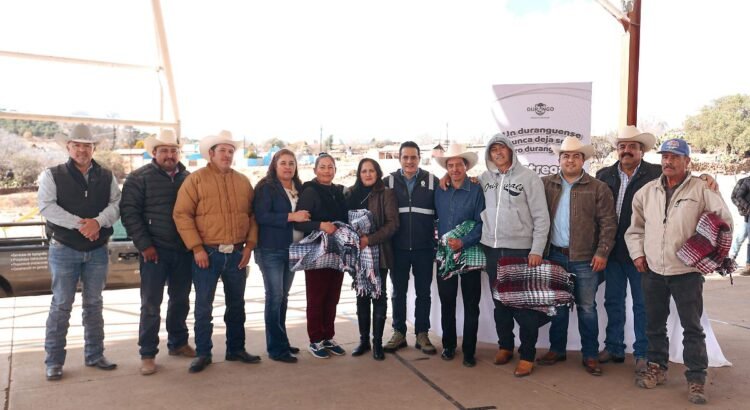 Por el intenso frío, el Gobierno Municipal lleva apoyos invernales a la zona serrana