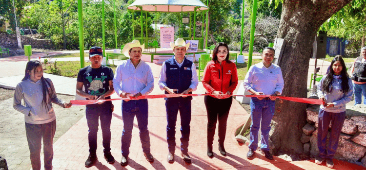 Entregan las obras en Los Naranjos