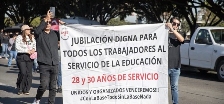 Maestros convocan a manifestarse ante la reforma a la Ley del ISSSTE