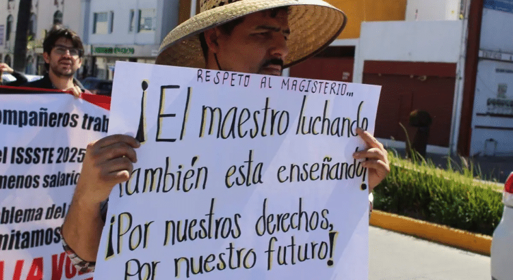 Maestros salen a las calles y dicen No a la reforma de la Ley del ISSSTE