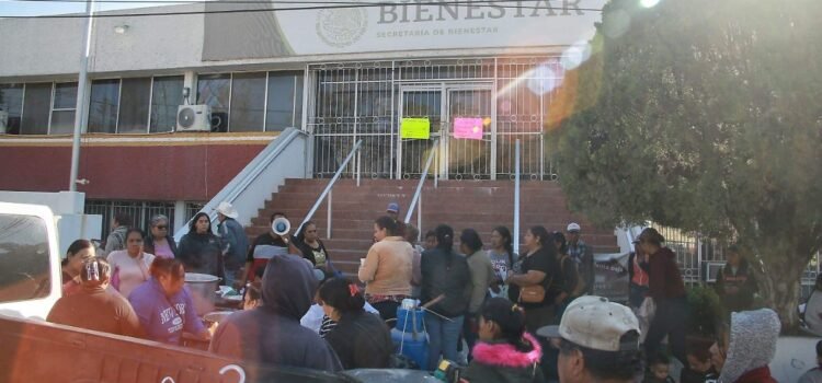 Toman oficinas del Bienestar: Habitantes de Durango
