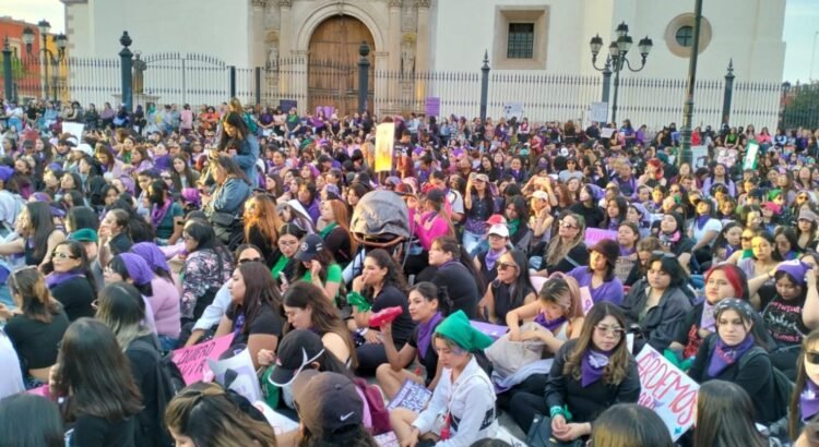 Esperan una marcha pacífica por el 8M: comerciantes