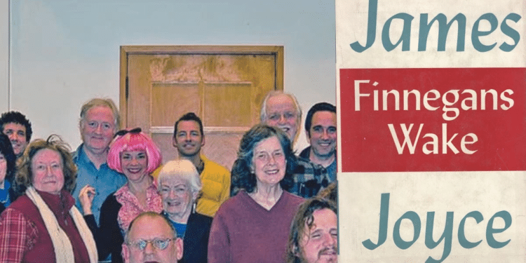 Club de lectura tardó 28 años en terminar libro de Joyce