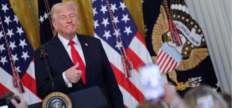 Universidades se enfrentan a Trump Universidades se enfrentan a Trump