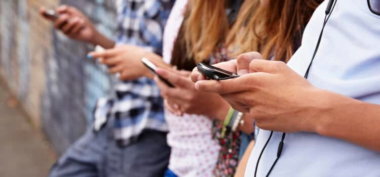 INEGI reporta que solo el 63.9% tiene internet en sus hogares