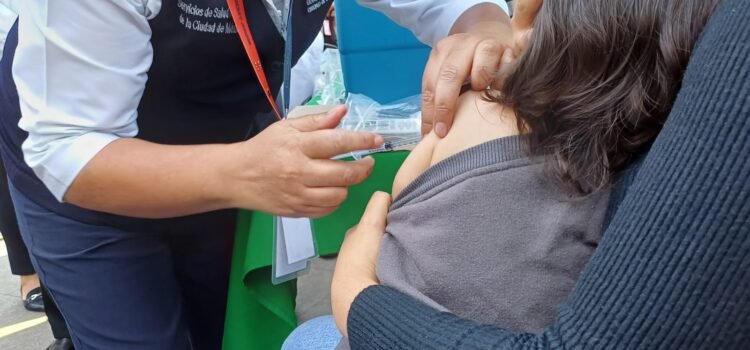Piden a la población a vacunarse en Durango