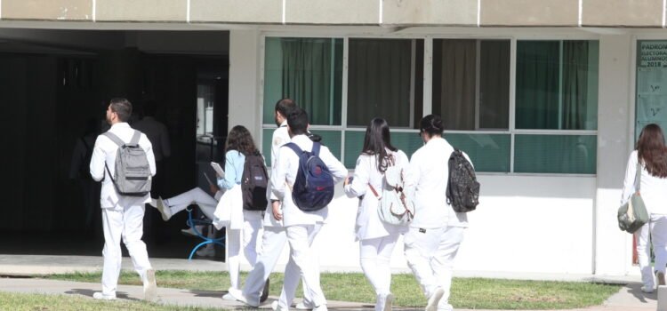 Retoman estudios 20 mil estudiantes de la UJED