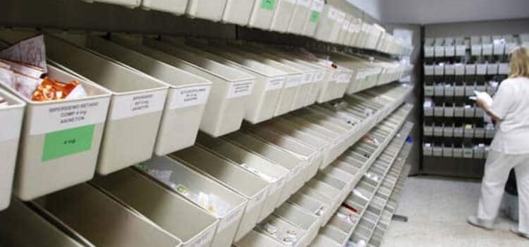 Denuncian grave desabasto de medicamentos en instituciones de salud federal