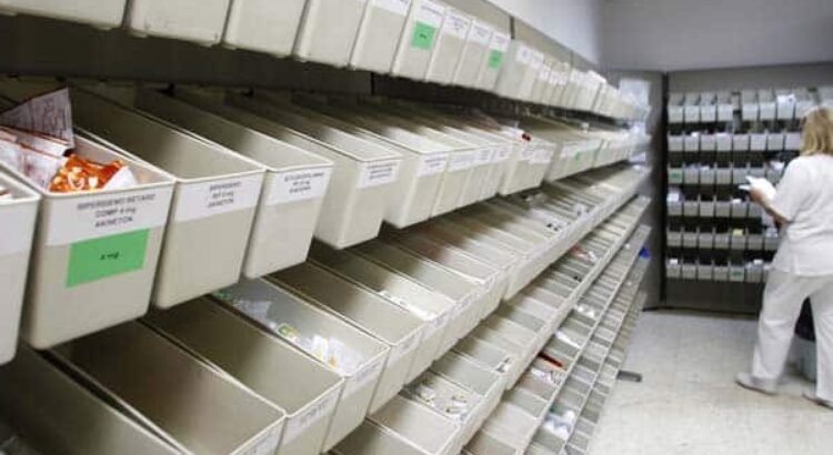 Denuncian grave desabasto de medicamentos en instituciones de salud federal