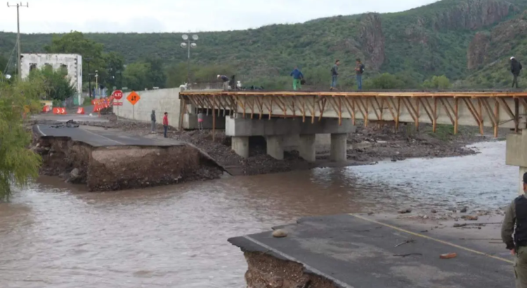 Intensas lluvias provocan cierre de la carretera Panamericana en Rodeo Intensas lluvias provocan cierre de la carretera Panamericana en Rodeo