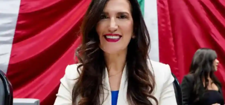 Asume Kenia López Rabadán la presidencia de la Mesa Directiva de la Cámara de Diputados