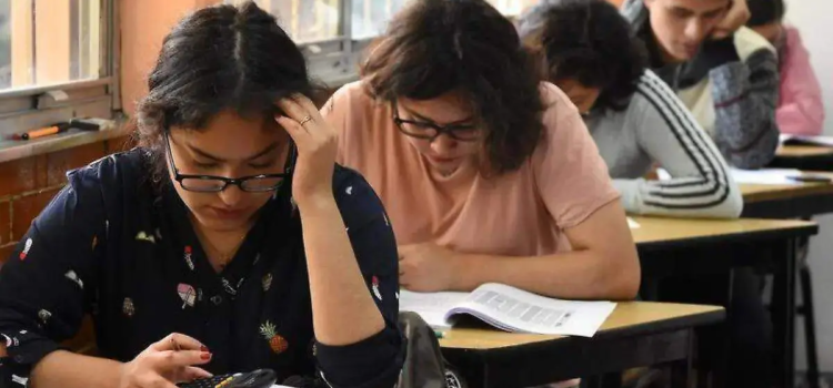 Exigen universitarios pago justo por prácticas profesionales Exigen universitarios pago justo por prácticas profesionales