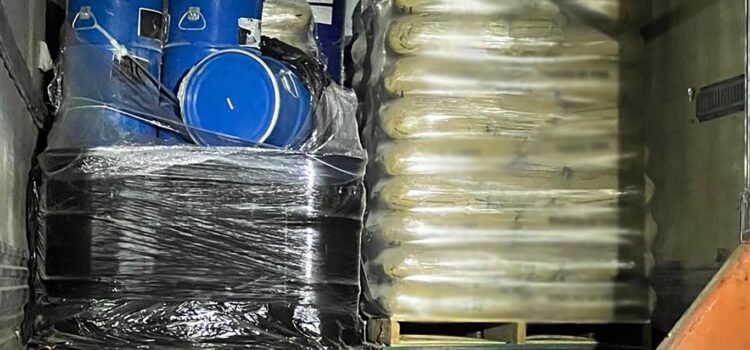 Aseguran 13 toneladas de precursores químicos en Durango Aseguran 13 toneladas de precursores químicos en Durango