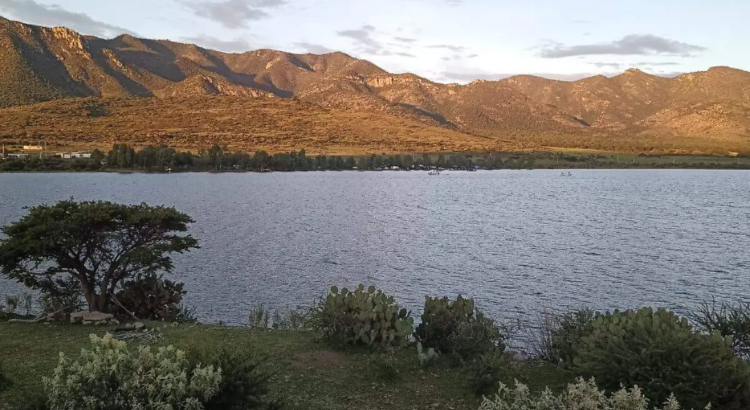 Transportistas mantienen plantón en la presa El Tunal II y frenan el inicio de la obra