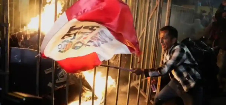 Masivas protestas en Perú Masivas protestas en Perú