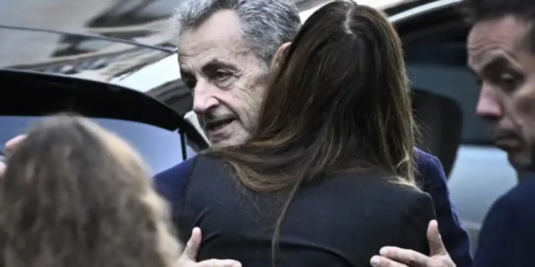 Entra Sarkozy a prisión Entra Sarkozy a prisión