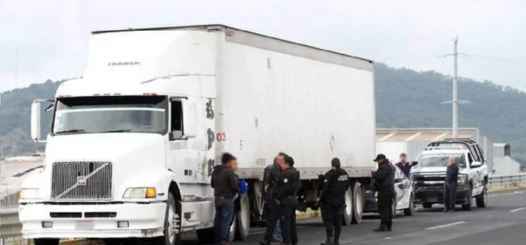 Persisten los robos en carreteras de México