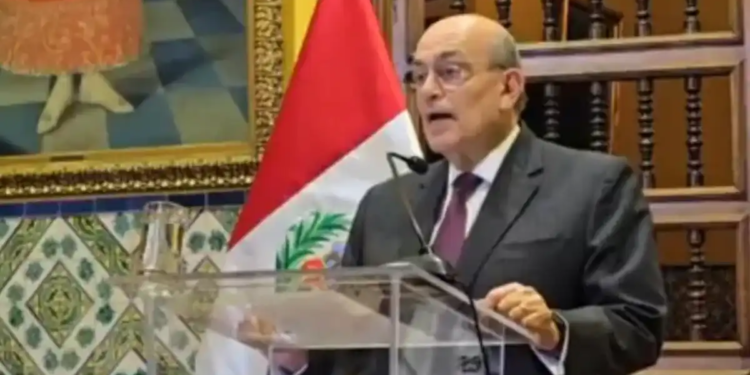 Rompe Perú relaciones diplomáticas con México