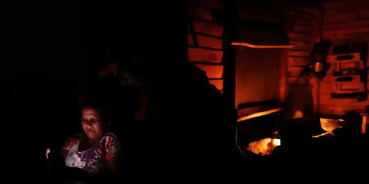 Apagón masivo deja sin luz a La Habana Apagón masivo deja sin luz a La Habana