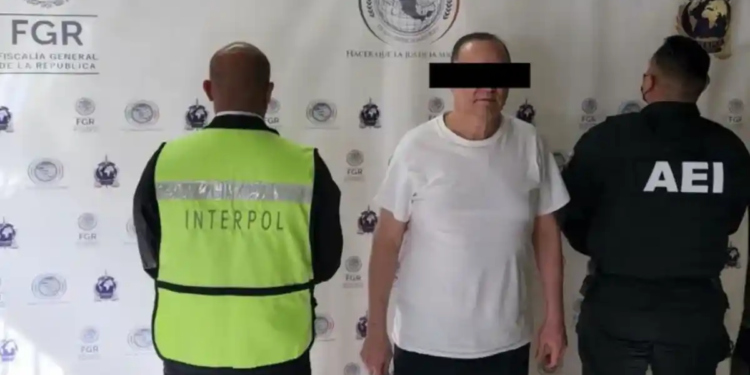 Detienen al exgobernador de Chihuahua Detienen al exgobernador de Chihuahua