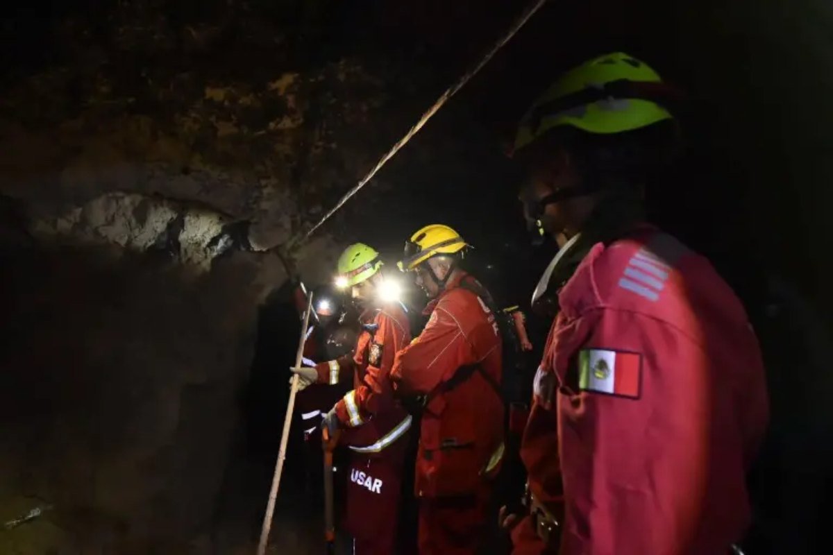 Rescatan con vida a minero duranguense tras 13 días atrapado en Sinaloa