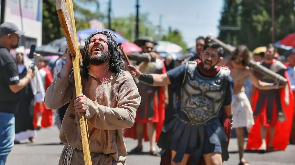 Templo de Los Ángeles celebra su viacrucis 51; fieles viven el Viernes Santo con fe y reflexión